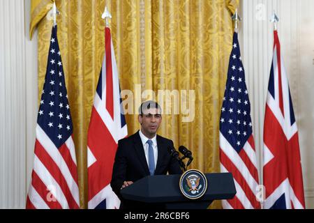 Washington, Usa. 08. Juni 2023. Der britische Premierminister Rishi Sunak spricht während einer gemeinsamen Pressekonferenz mit den USA Präsident Joe Biden nach ihrem Treffen im Weißen Haus in Washington am 8. Juni 2023. Foto: Yuri Gripas/ABACAPRESS.COM Kredit: Abaca Press/Alamy Live News Stockfoto