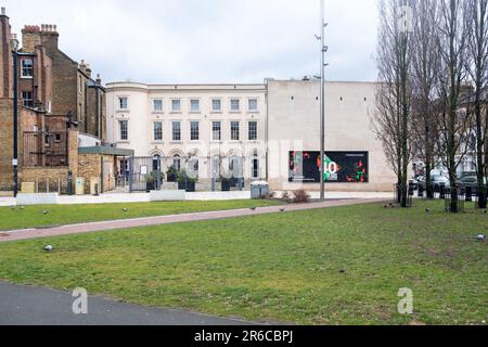 Brixton, London - März 2023: Black Cultural Archives Center am Windrush Square Stockfoto