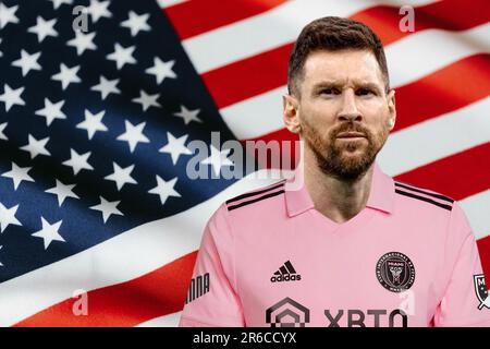 Lionel Messi mit dem Inter Miami Trikot und der US-Flagge Stockfoto