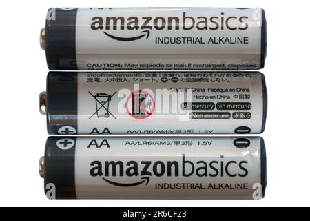 Amazon Basics AA-Batterien isoliert auf weißem Hintergrund Stockfoto
