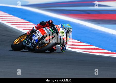 Axel Bassani von Motocorsa Racong mit Ducati Panigale V4R in Aktion während der FIM SBK Superbike World Championship Pirelli Emilia-Romagna Runde auf dem Misano World Circuit. Stockfoto