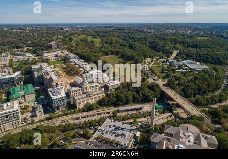 Pittsburgh Carnegie University und Schenley Park im Hintergrund. Pennsylvania. Skyline Stockfoto