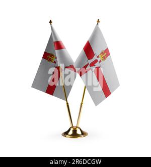 Kleine Nationalflaggen von Nordirland auf weißem Hintergrund. Stockfoto