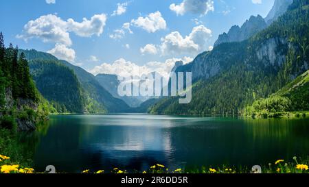 Gosausee, ein schöner See mit Bergen im Salzkammergut, Österreich. Stockfoto