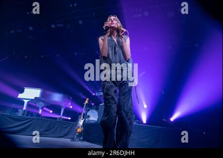 Toronto, Kanada. 8. Juni 2023. Canadian Singeer Charlotte Cardin tritt bei den Canadian Music Week's Indies Awards 2023 in History in Toronto, Kanada, auf. Dominic Chan/EXimages/CMW Stockfoto