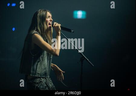 Toronto, Kanada. 8. Juni 2023. Canadian Singeer Charlotte Cardin tritt bei den Canadian Music Week's Indies Awards 2023 in History in Toronto, Kanada, auf. Dominic Chan/EXimages/CMW Stockfoto