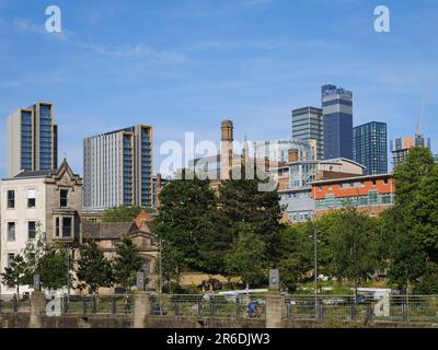 Blick von der Victoria Street Manchester in Richtung Shude Hill und CIS Tower Stockfoto