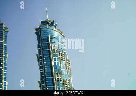 JW Marriott Marquis Dubai Hotel, Dubai, Vereinigte Arabische Emirate, 25. Oktober 2022. Blick auf das Marriot Marquis Hotel Worlds, das 2. Höchste Hotel, Wolkenkratzer aus blauem Glas Stockfoto