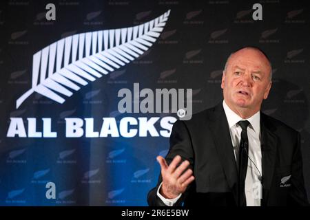 Der schwarze Trainer Graham Henry bei der Präsentation der 2011. Rugby World Cup Squad, Ponsonby Rugby Club, Auckland, Neuseeland, Montag, 29. August 2011. Stockfoto