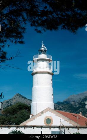 Leuchtturm, Port de Soller, Mallorca, Balearen, Spanien, Leuchtturm, Mallorca, Balearen, Spanien, Europa, Vertikal Stockfoto