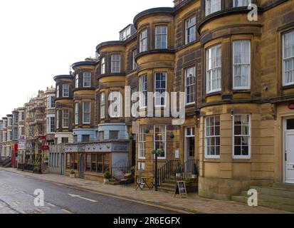 Elegante georgianische Häuser mit Schleifenfassade in York Place, Scarborough, Stockfoto