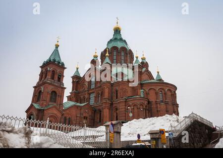 Uspenski (Alte Kirche) Kathedrale, Helsinki, Finnland im Winter. Eine griechisch-orthodoxe oder östlich-orthodoxe Kathedrale, die vor 200 Jahren erbaut wurde Stockfoto
