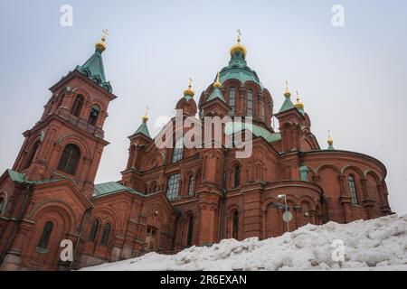 Uspenski (Alte Kirche) Kathedrale, Helsinki, Finnland im Winter. Eine griechisch-orthodoxe oder östlich-orthodoxe Kathedrale, die vor 200 Jahren erbaut wurde Stockfoto