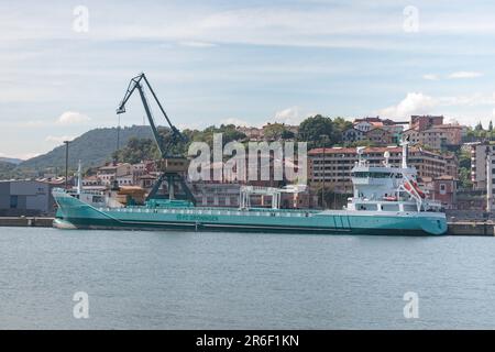 PASAIA, SPANIEN – 26. MAI 2023: Marietje Andrea General Cargo Ship im Hafen von Pasaia Stockfoto