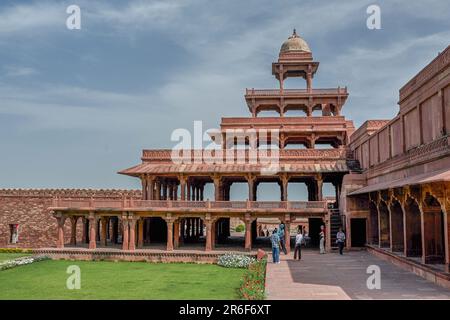 03 09 2007 Vintage Panch Mahal Fatehpur Sikri Buland Darwaza eine klassische rote Sandsteinarchitektur des mittelalterlichen Indiens Uttar Pradesh Indien.Asien. Stockfoto