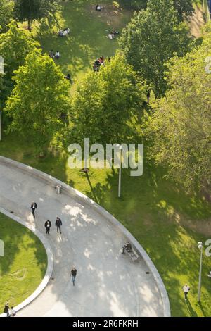 Jubilee Gardens ist ein belebter und beliebter Landschaftspark im Herzen von Londons South Bank Stockfoto