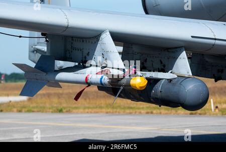 09. Juni 2023, Schleswig-Holstein, Jagel: Das Flugzeug in Jagel, Schleswig-Holstein, ist bereit für die große internationale Flugübung unter deutschem Kommando. Foto: Daniel Bockwoldt/dpa/Daniel Bockwoldt Stockfoto