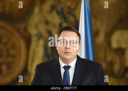 Prag, Tschechische Republik. 09. Juni 2023. Außenminister der tschechischen republik Jan Lipavsky spricht mit den Medien auf einer gemeinsamen Pressekonferenz mit seinem vietnamesischen Amtskollegen in Prag. Der vietnamesische Außenminister Bui Thanh Son besuchte die Tschechische Republik und traf sich mit dem tschechischen Außenminister Jan Lipavsky. Kredit: SOPA Images Limited/Alamy Live News Stockfoto