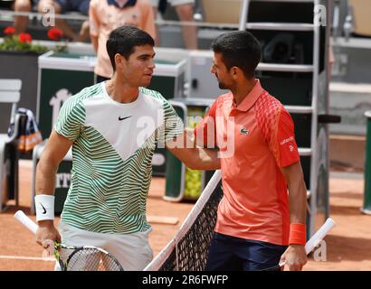 Paris, Frankreich. 09. Juni 2023. Roland Garros Paris French Open 2023. Tag 13 09./06/2023. Mai der beste Mann gewinnt: Novak Djokovic (SRB) spielt Carlos Alcaraz (ESP) in Men's Semi-Final Credit: Roger Parker/Alamy Live News Stockfoto