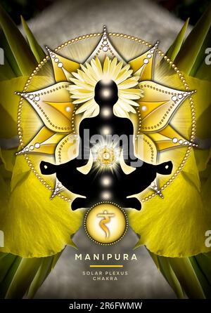 Solarplexus-Chakra-Meditation in Yoga-Lotus-Pose, vor dem Manipura-Chakra-Symbol. Friedliche Einrichtung für Meditation und Chakra-Energie-Heilung. Stockfoto