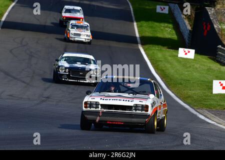 John Spiers, Nigel Greensall, Ford Capri Hermetite, HRDC „Gerry Marshall“ Trophy Series, über 30 Autos auf dem Spielfeld für einen 45-minütigen Fahrer Stockfoto