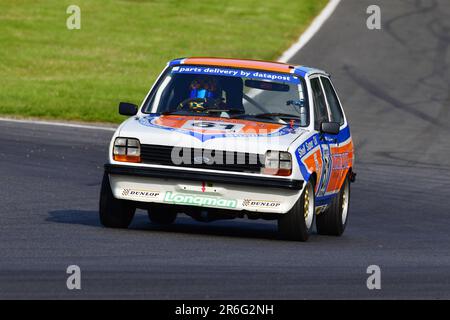 Ben Colburn, Richard Colburn, Ford Fiesta, HRDC „Gerry Marshall“ Trophy Series, über 30 Autos auf dem Spielfeld für ein fünfundvierzig-Minuten-Rennen mit zwei Fahrern Stockfoto