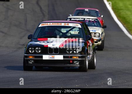 Jake Margulies, BMW 320i, HRDC „Gerry Marshall“ Trophy Series, über 30 Autos in der Startaufstellung für ein fünfundvierzigminütiges Rennen mit zwei Fahrern vor 1980 Stockfoto