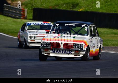 Tim Clarke, Triumph Dolomite Sprint, HRDC „Gerry Marshall“ Trophy Series, über 30 Autos auf dem Spielfeld für ein fünfundvierzig Minuten dauerndes Rennen mit zwei Fahrern mit Stockfoto