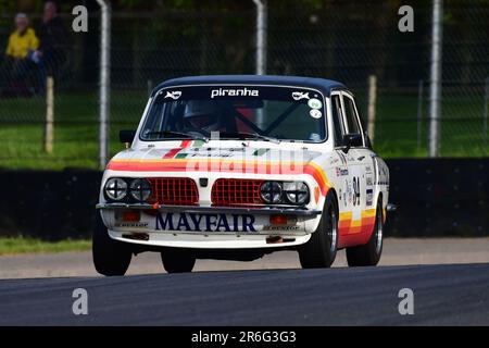 Tim Clarke, Triumph Dolomite Sprint, HRDC „Gerry Marshall“ Trophy Series, über 30 Autos auf dem Spielfeld für ein fünfundvierzig Minuten dauerndes Rennen mit zwei Fahrern mit Stockfoto