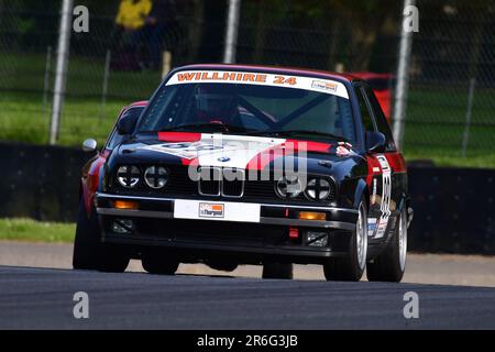 Jake Margulies, BMW 320i, HRDC „Gerry Marshall“ Trophy Series, über 30 Autos in der Startaufstellung für ein fünfundvierzigminütiges Rennen mit zwei Fahrern vor 1980 Stockfoto