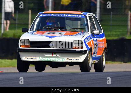 Ben Colburn, Richard Colburn, Ford Fiesta, HRDC „Gerry Marshall“ Trophy Series, über 30 Autos auf dem Spielfeld für ein fünfundvierzig-Minuten-Rennen mit zwei Fahrern Stockfoto