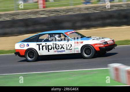 Adam Brindle, Rover SD1, HRDC „Gerry Marshall“ Trophy Series, über 30 Autos auf dem Spielfeld für ein fünfundvierzig Minuten dauerndes Fahrerrennen vor den 1980ern Stockfoto