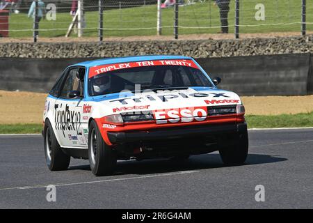 Adam Brindle, Rover SD1, HRDC „Gerry Marshall“ Trophy Series, über 30 Autos auf dem Spielfeld für ein fünfundvierzig Minuten dauerndes Fahrerrennen vor den 1980ern Stockfoto