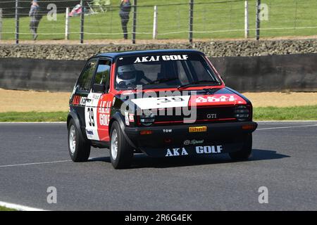 Mark Wilson, Volkswagen Golf GTi Mk1, HRDC „Gerry Marshall“ Trophy Series, über 30 Autos auf dem Spielfeld für ein 45-minütiges Rennen mit zwei Fahrern Stockfoto