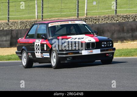 Jake Margulies, BMW 320i, HRDC „Gerry Marshall“ Trophy Series, über 30 Autos in der Startaufstellung für ein fünfundvierzigminütiges Rennen mit zwei Fahrern vor 1980 Stockfoto