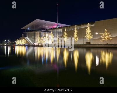 Weihnachtsstimmung mit Wasserreflexionen, Athen, Griechenland Stockfoto