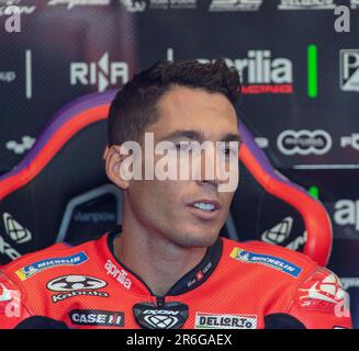 9. Juni 2023; Autodromo Internazionale del Mugello, Scarperia e San Piero, Florenz, Italien; 2023. Italienischer MotoGP-Trainingstag; Maverick VI&#XF1;Ales Aprilia Racing Credit: Action Plus Sports Images/Alamy Live News Stockfoto