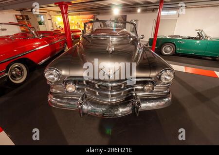 ROMANSHORN, SCHWEIZ - 4. JUNI 2023: Cadillac Series 62 Cabriolet im Romanshorn Museum Autobau erlebniswelt Stockfoto