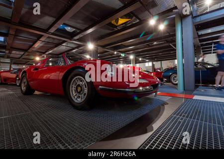 ROMANSHORN, SCHWEIZ - 4. JUNI 2023: Ferrari Dino 206 GT Auto im Museum Romanshorn Stockfoto