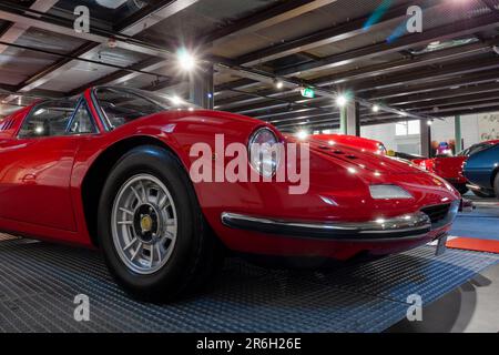 ROMANSHORN, SCHWEIZ - 4. JUNI 2023: Ferrari Dino 206 GT Auto im Museum Romanshorn Stockfoto