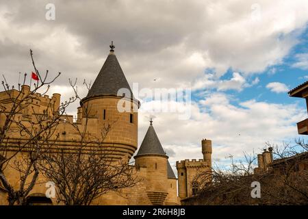 Burg des Olitendorfs in Navarra, Spanien Stockfoto