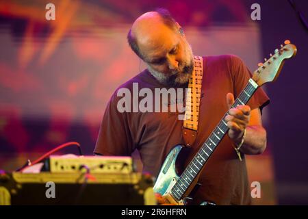 Porto, Portugal. 09. Juni 2023. Doug Martsch von der American Indie Rockband, gebaut für Spill, tritt auf der Bühne im Primavera Sound in Porto auf. Kredit: SOPA Images Limited/Alamy Live News Stockfoto