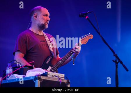 Porto, Portugal. 09. Juni 2023. Doug Martsch von der American Indie Rockband, gebaut für Spill, tritt auf der Bühne im Primavera Sound in Porto auf. Kredit: SOPA Images Limited/Alamy Live News Stockfoto