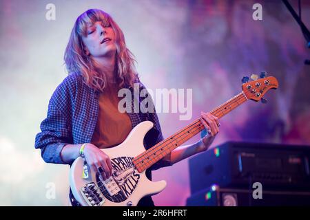 Porto, Portugal. 09. Juni 2023. Melanie Radford von der American Indie Rockband, die für Spill gebaut wurde, tritt auf der Bühne im Primavera Sound in Porto auf. Kredit: SOPA Images Limited/Alamy Live News Stockfoto