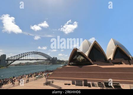 672 Aussicht vom SE-Bennelong-Rasen, dem königlichen Botanischen Garten, der Oper und der Hafenbrücke. Sydney-Australien. Stockfoto