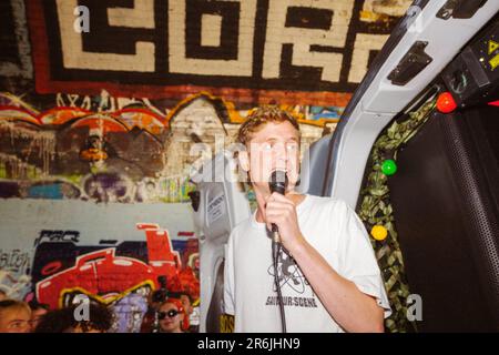 London, Großbritannien, Shoreditch, 9. Mai 2023, Save Our Scene veranstaltet einen geheimen Rave in Shoreditch in Fleet Street Hill mit dem Künstler Issey Cross Ehimetalor Unuabona/Alamy Live News Stockfoto