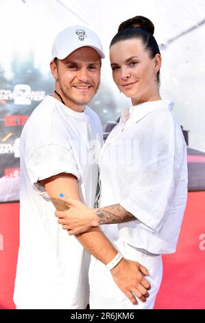 Henning Merten und Denise Merten-Kappes beim Special Screening des Kinofilms "Tyler Rake: Extraction 2" im Zoo Palast. Berlin, 09.06.2023 Stockfoto