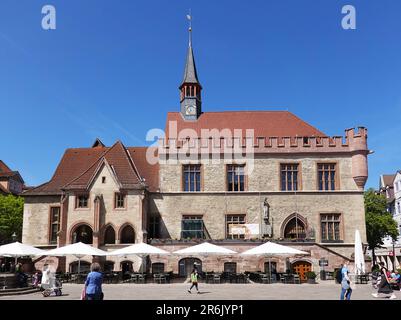 Göttingen, Niedersachsen, Deutschland - 30. Mai 2023: Altes Rathaus im Stadtzentrum. Stockfoto