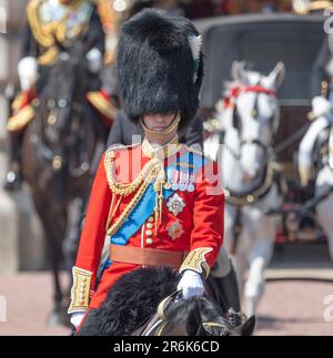 London, Vereinigtes Königreich, 10. Juni 2023. Der Colonels Review, die letzte Probe für Trooping the Colour, findet an dem heißesten Tag des Jahres in London statt, an dem S.K.H. der Prinz von Wales (Foto) als Regimental Colonel Welsh Guards teilnimmt. Die Probe Trooping the Colour wird von seiner königlichen Hoheit, dem Prinzen von Wales, geprüft und umfasst 250 Soldaten der Grenadiergarde des 1. Bataillons, 1. Coldstream Guards des Bataillons, 1. irische Bataillonsgarde und zum ersten Mal 1. London Guards des Bataillons (Reserve Unit der Foot Guards), Die die Prozessionsstraße entlang der Mall angrenzen. Kredit: Stockfoto