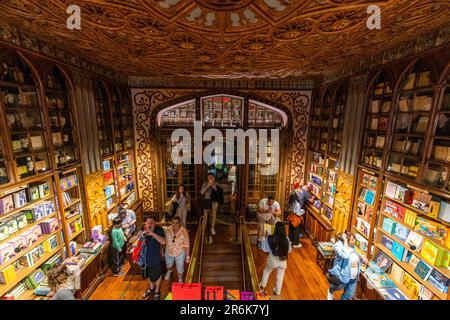 Innere der Lello (Harry Potter Bibliothek), UNESCO-Weltkulturerbe, Porto, Norte, Portugal, Europa Stockfoto